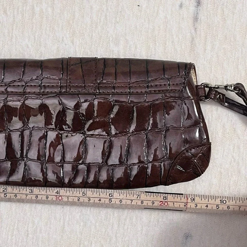 Liz Claiborne Brown Croc Embossed Patent Leather Wristlet Clutch‎ Purse Bag